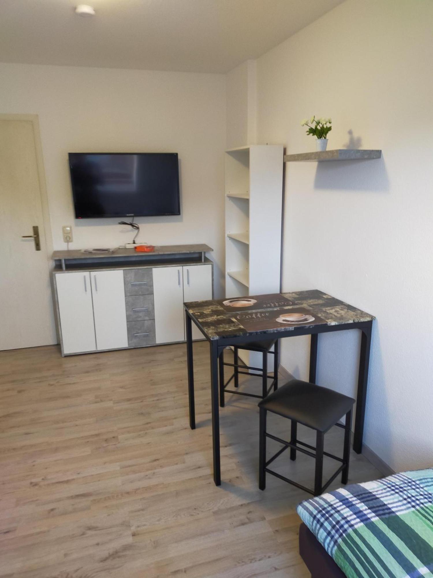 Flex Aparts - Grosse, Moeblierte Wohnung In Zwickau Mit 2 Zimmern Экстерьер фото