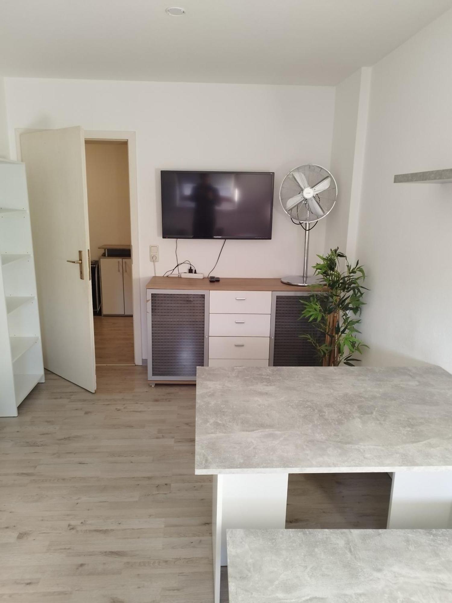 Flex Aparts - Grosse, Moeblierte Wohnung In Zwickau Mit 2 Zimmern Экстерьер фото